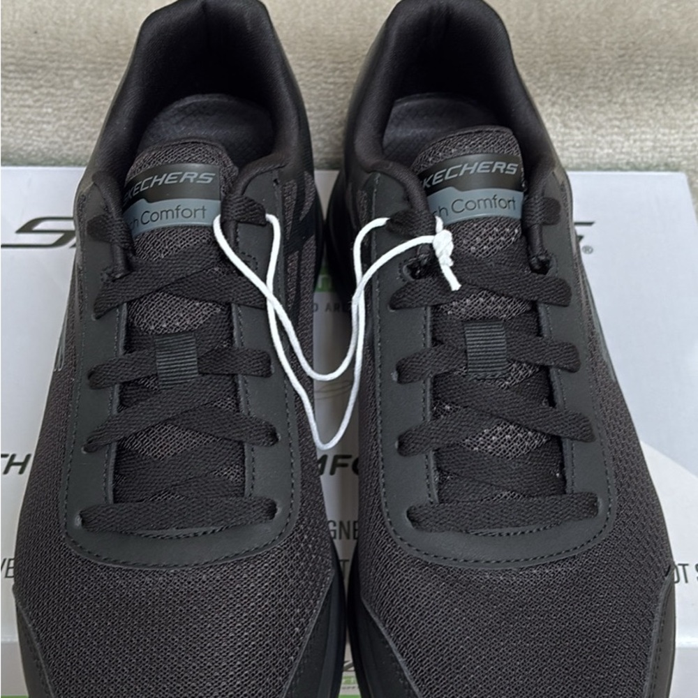 BRAND NEW W/TAGS AND BOX MEN’S ARCH COMFORT SKETCHERS - Picture 2 of 5